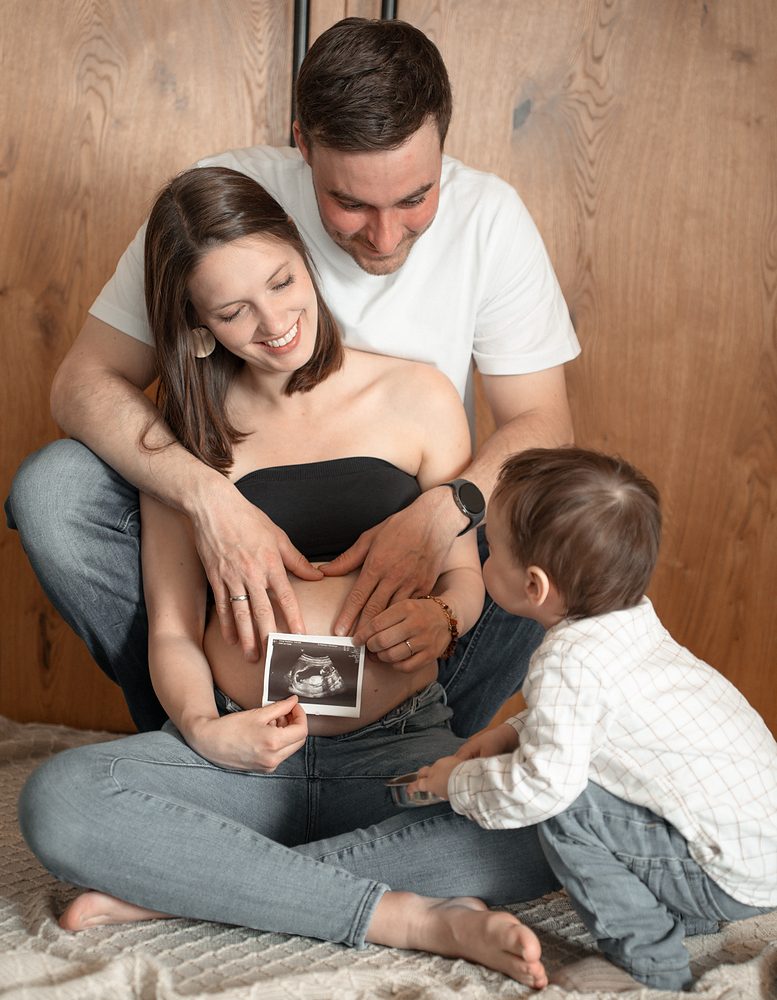 Christoph, Magdalena & Sebastian – Babybauchshooting 12